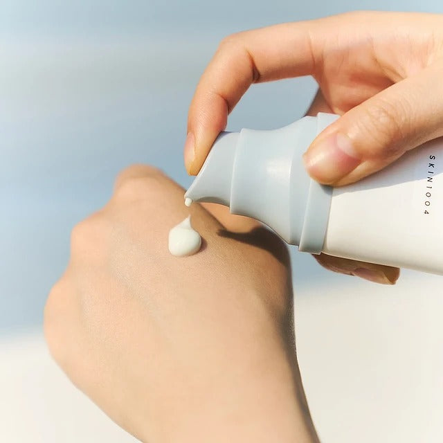 Protector Solar Con Ácido Hialurónico Sun Serum Spf50+Skin1004